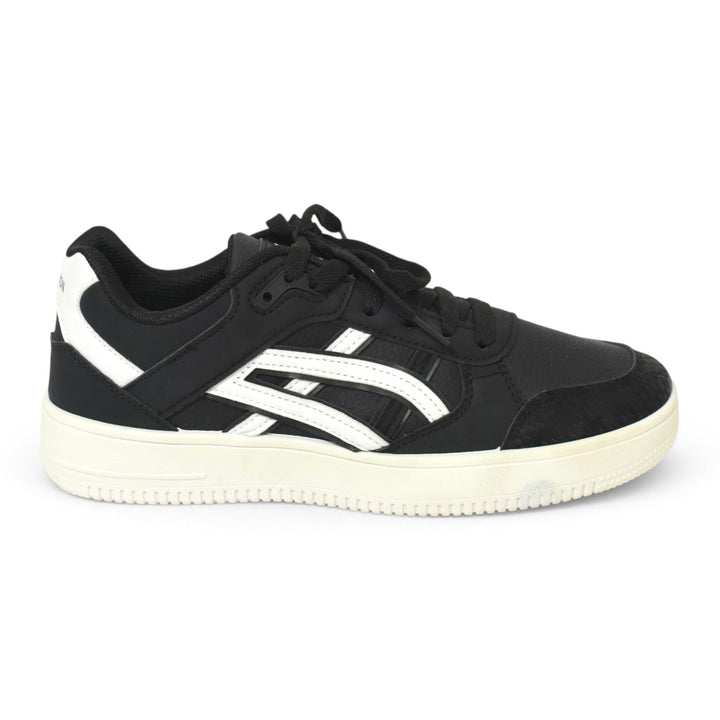 Sports Shoes
