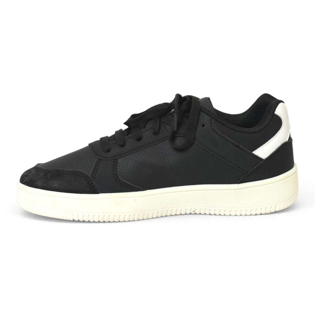Sports Shoes